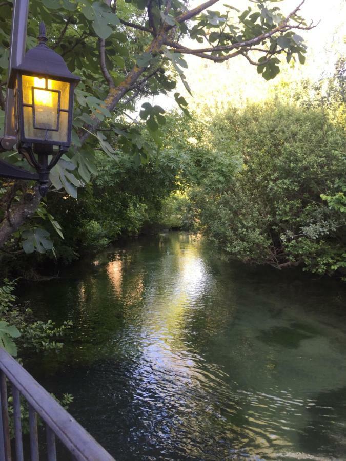 Suite Sur La Sorgue リル・シュル・ラ・ソルギュ エクステリア 写真